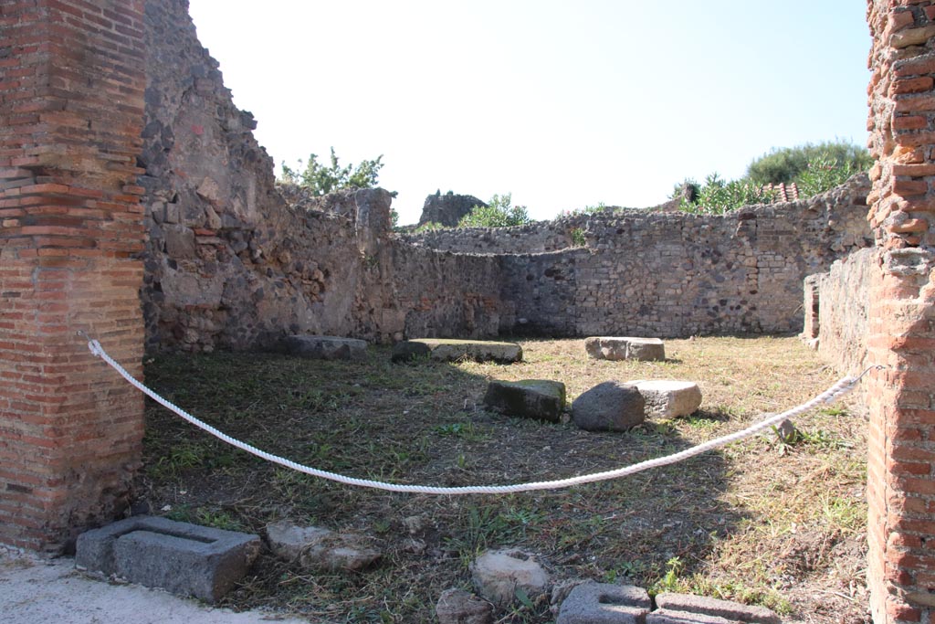 VI.7.26 Pompeii. December 2018. 
Looking north-west towards north wall from entrance on Via di Mercurio. Photo courtesy of Aude Durand.
