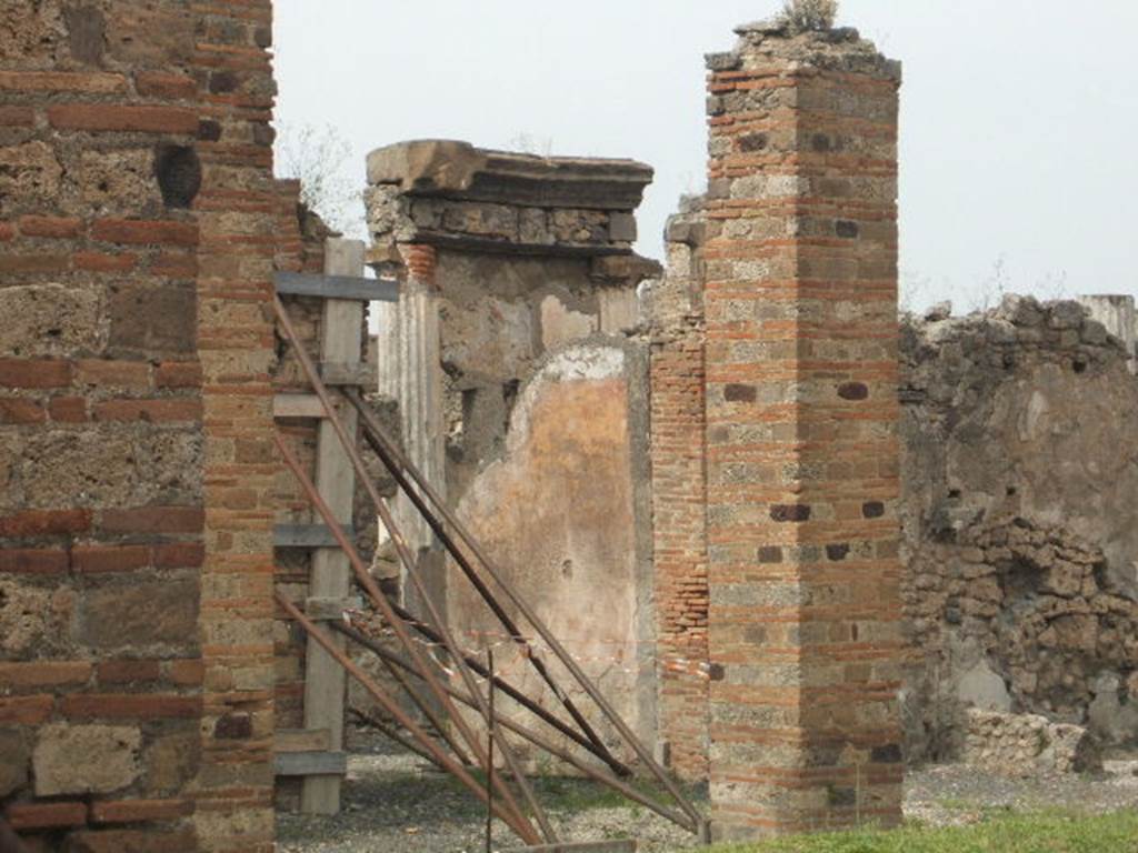 VI.8.2 Pompeii. May 2005. Looking north across the fullonica, towards atrium of VI.8.21.