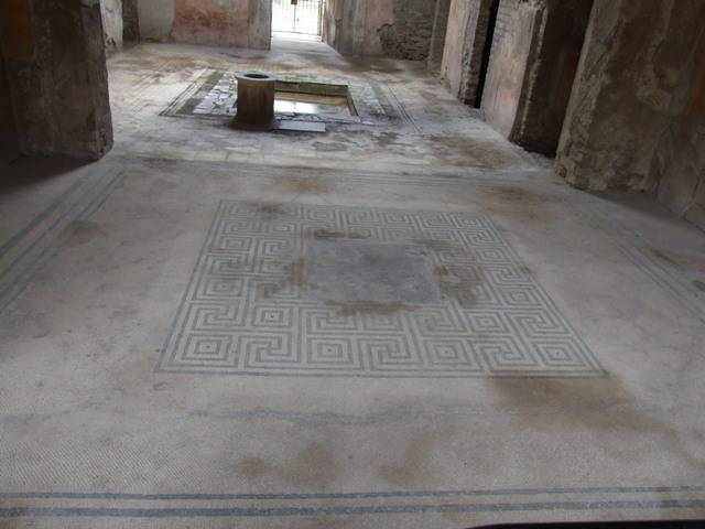 VI.8.3/5 Pompeii. April 2022. 
Looking south across atrium from tablinum. Photo courtesy of Johannes Eber.
