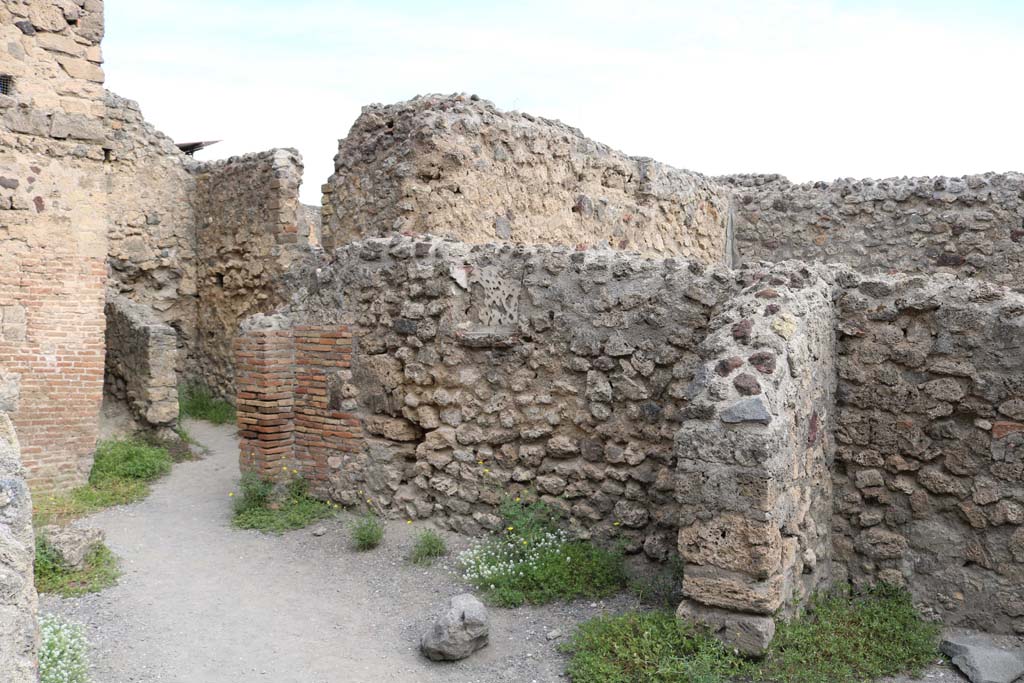 VI.8.8 Pompeii. December 2018. 
Looking north-east towards two small rooms at rear, and east wall with niche. Photo courtesy of Aude Durand.
