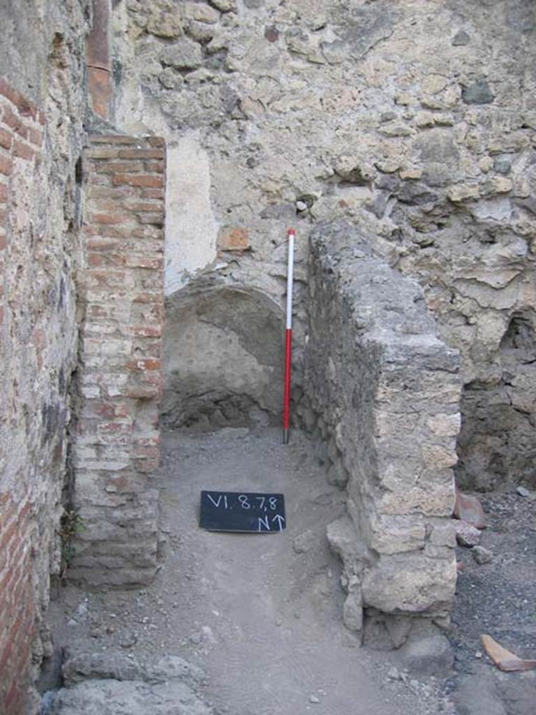 VI.8.8 Pompeii. August 2004. Looking north into latrine. Photo courtesy of Barry Hobson.