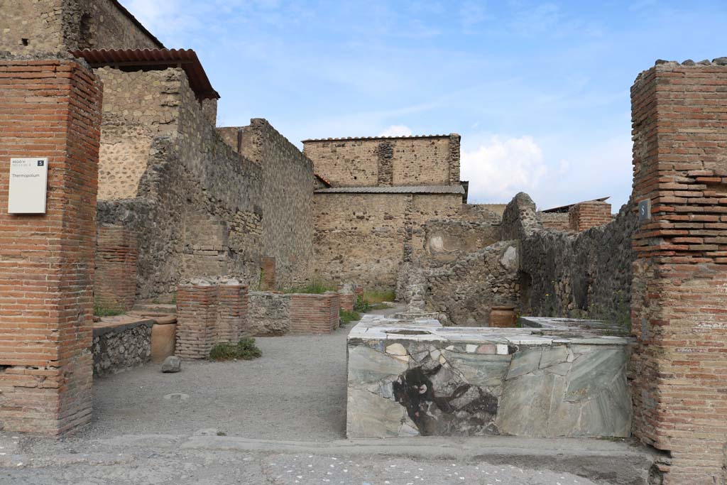 VI.8.8 Pompeii. December 2018. Looking north across bar-room on north side of Via delle Terme. Photo courtesy of Aude Durand.