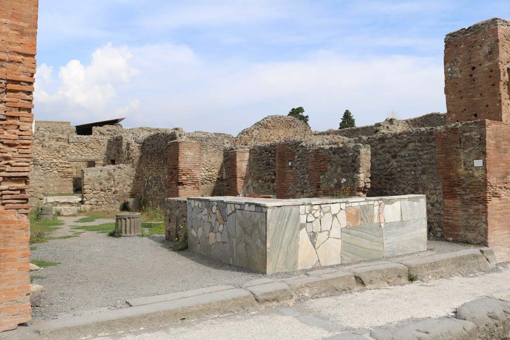 VI.8.9 Pompeii, on left. December 2018. 
Looking north on Via delle Terme. VI.8.10, steps to upper floor, is on the right. Photo courtesy of Aude Durand. 
