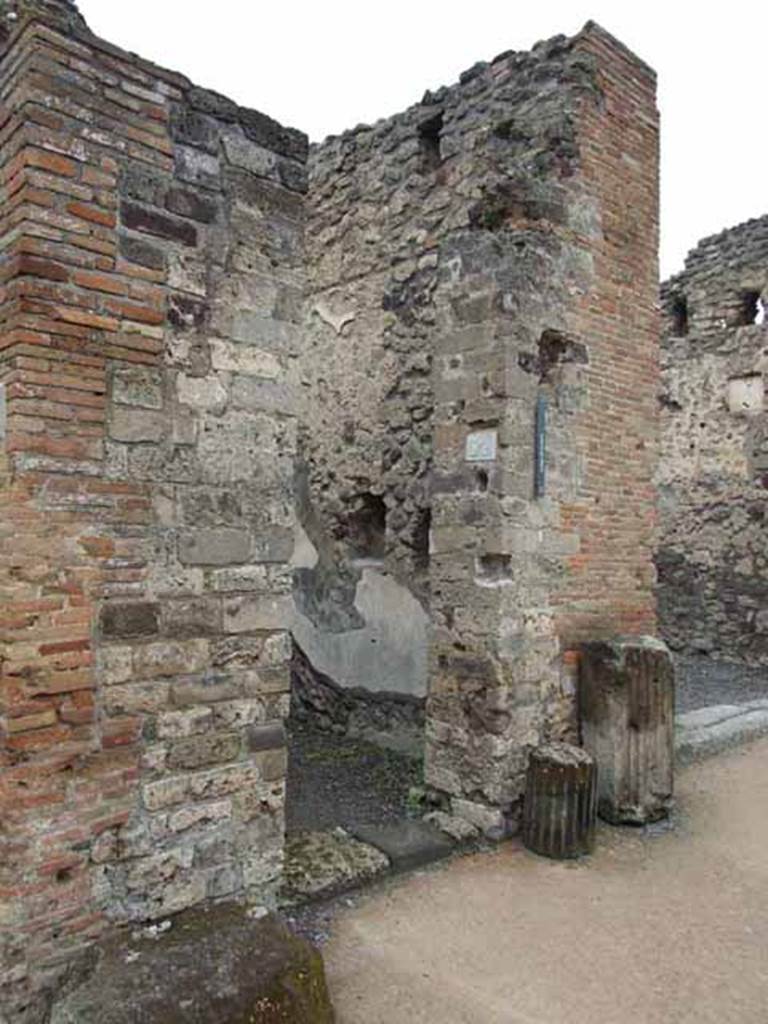 VI.8.14 Pompeii. May 2010. Entrance on Via di Mercurio.