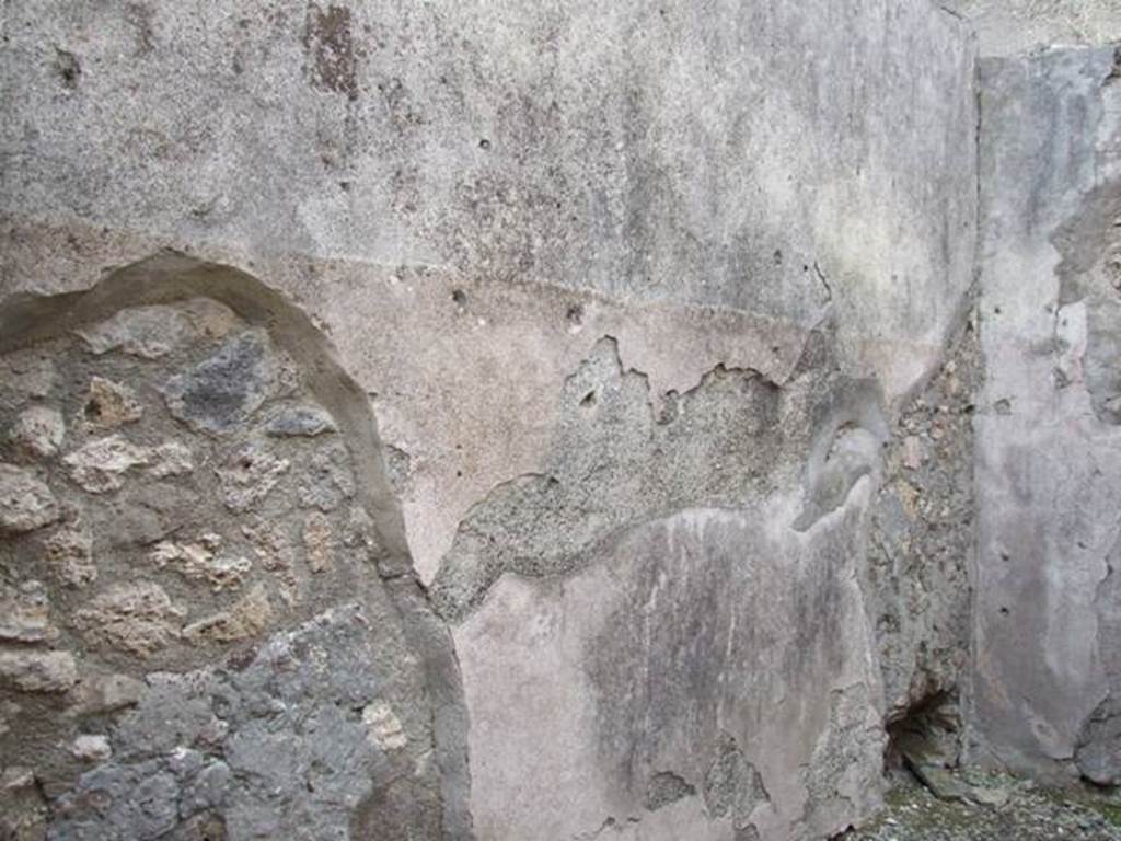 VI.8.17 Pompeii.  Shop with dwelling.  December 2007.    South wall of rear room.