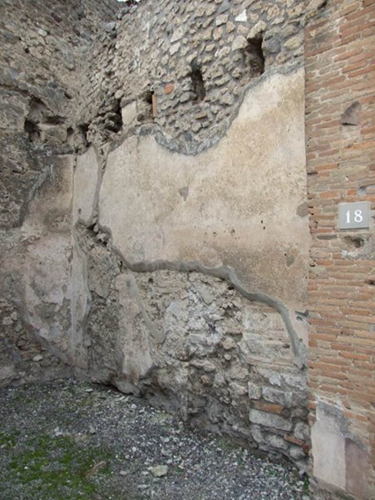 VI.8.18 Pompeii.  Shop.  December 2007.  North wall.