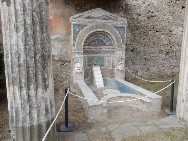 VI.8.22 Pompeii. May 2017. Room 11, view of the large fountain on west side of garden. Photo courtesy of Buzz Ferebee.
