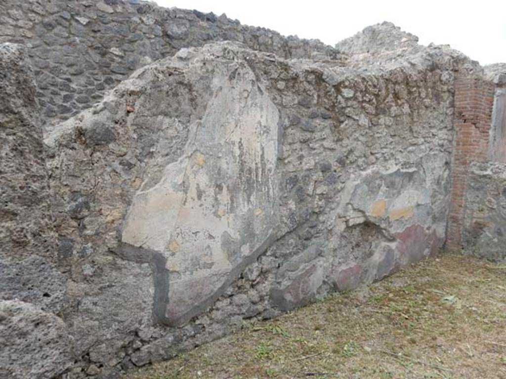 VI.8.22 Pompeii. May 2017. Oecus on south side of tablinum, looking towards the south wall with remaining decoration. Photo courtesy of Buzz Ferebee.
