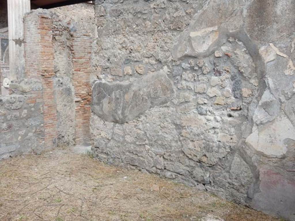 VI.8.22 Pompeii. May 2017. Oecus on south side of tablinum, looking towards north wall and doorway at its west end, on left. Photo courtesy of Buzz Ferebee.
