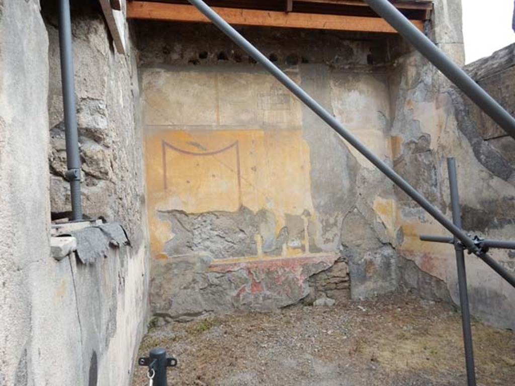 VI.8.22 Pompeii. May 2017. Room 19, looking towards north wall from doorway.
Photo courtesy of Buzz Ferebee.
