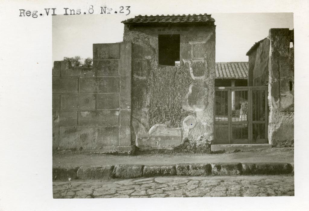 VI.8.23 Pompeii. 1937-39. Looking towards entrance doorway on Via Mercurio.
Photo courtesy of American Academy in Rome, Photographic Archive.  Warsher collection no. 1786
