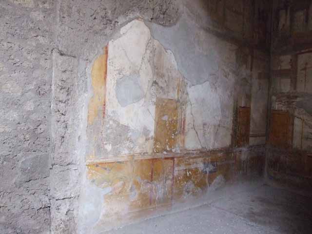 VI.8.23 Pompeii. May 2017. North wall of garden area and central doorway to second room on north side. Photo courtesy of Buzz Ferebee.

