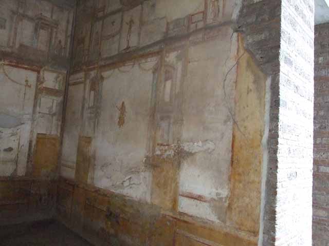 VI.8.23 Pompeii. May 2017. East wall of central room on north portico. Photo courtesy of Buzz Ferebee.