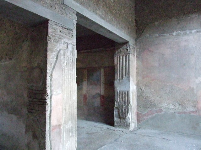 VI.8.24 Pompeii. December 2005. Looking towards north wall of tablinum.