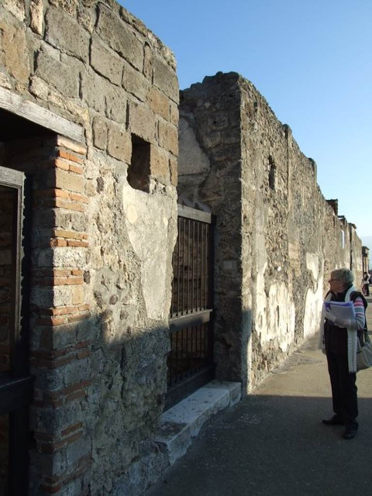 VI.9.5 Pompeii.  December 2007.  Entrance on Via Mercurio.  