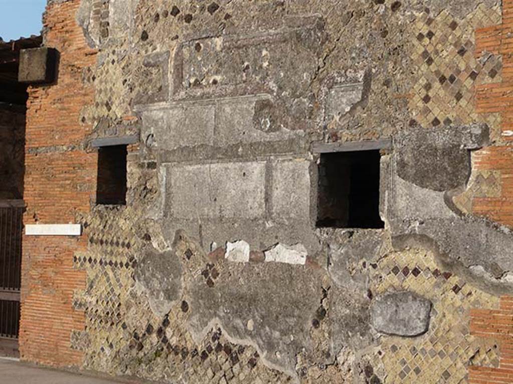 230567 Bestand-D-DAI-ROM-W.1056A.jpg
VI.9.7 Pompeii. W1056A. West side of room 2, atrium, with entrance corridor 1(on left) and doorway to cubiculum 3 (on right).
Photo by Tatiana Warscher. Photo © Deutsches Archäologisches Institut, Abteilung Rom, Arkiv. 
See http://arachne.uni-koeln.de/item/marbilderbestand/230567 
