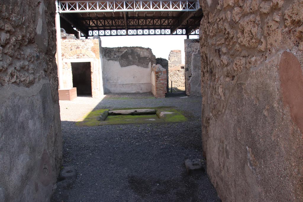 VI.9.7 Pompeii.  March 2009. Room 3.  Cubiculum.  South wall.

