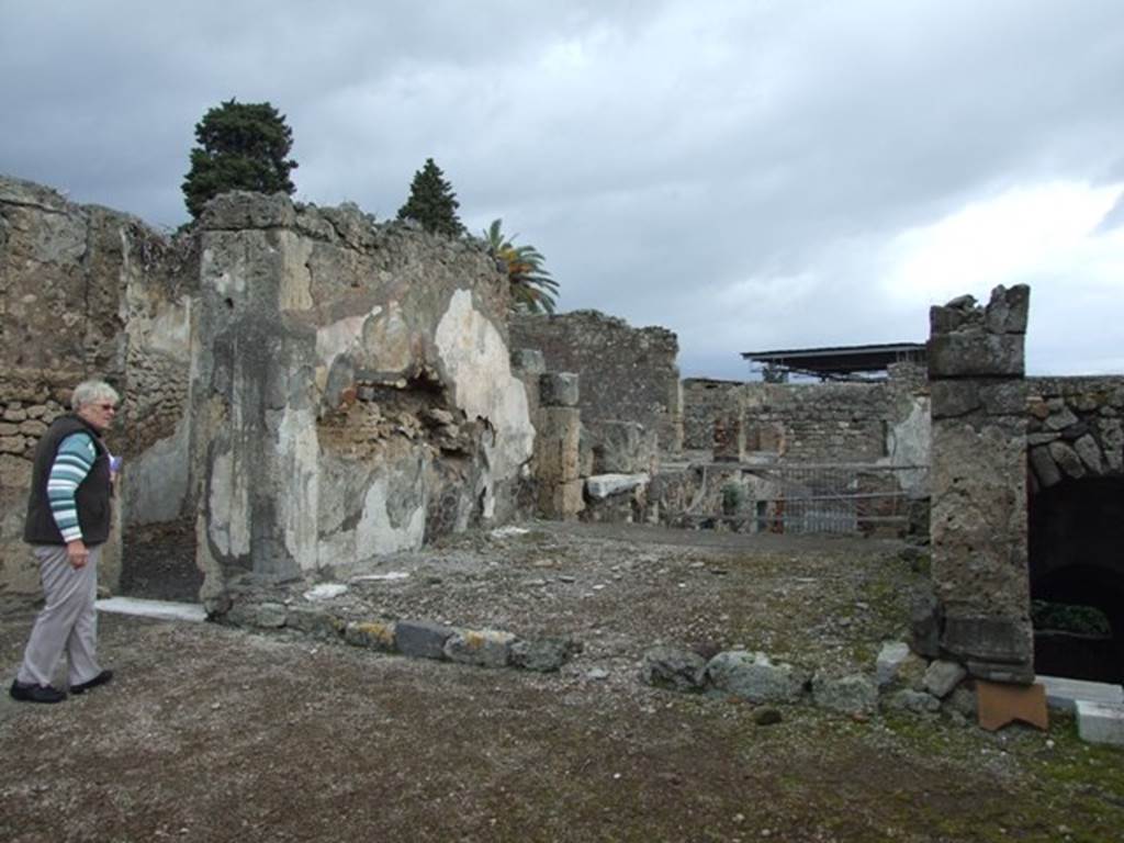 VI.10.7 Pompeii. March 2009. Room 8, looking east across tablinum.