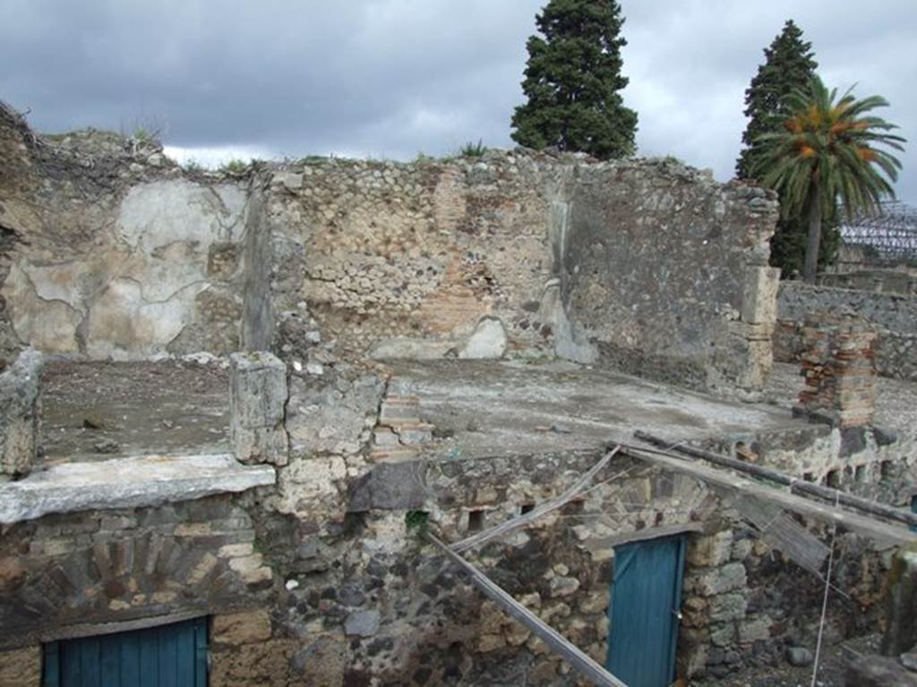 VI.10.7 Pompeii. March 2009. Room 9, 10 and 11. Rooms on north side of house at upper level.