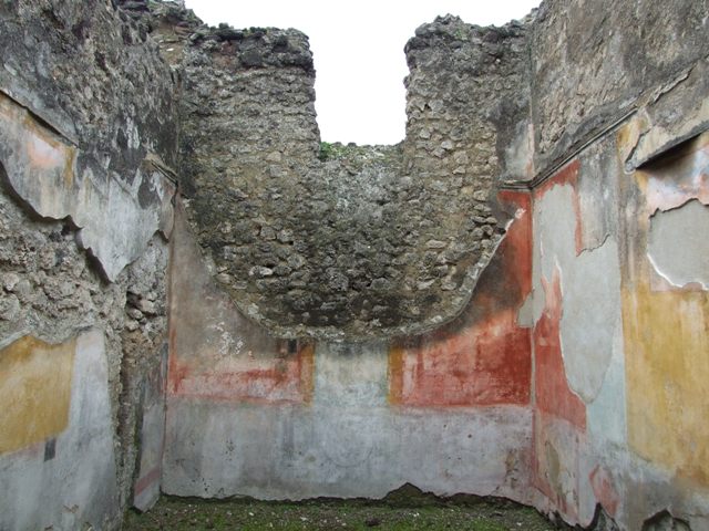 VI.11.9 Pompeii.  March 2009.  Room 31,  West wall, with small window onto Vico del Fauno.