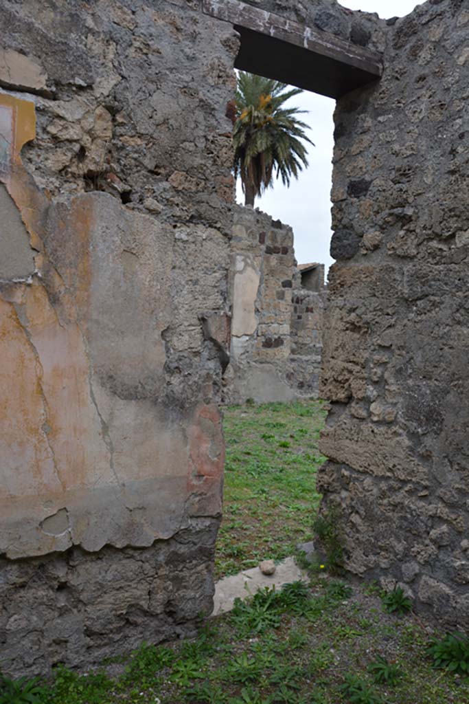 VI.11.9 Pompeii. October 2017. Room 6, north wall at east end with small doorway to west ala 7.
Foto Annette Haug, ERC Grant 681269 DÉCOR

