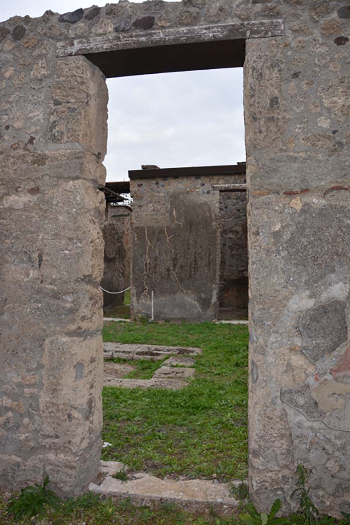 VI.11.9 Pompeii. October 2017. Room 6, doorway in east wall leading into atrium 3.
Foto Annette Haug, ERC Grant 681269 DÉCOR

