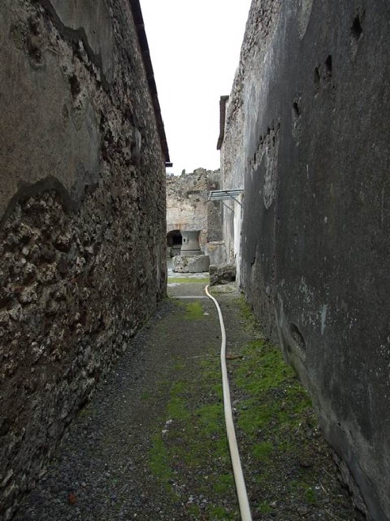 VI.11.9 Pompeii. March 2009. Corridor 15, leading north to bakery and baths.