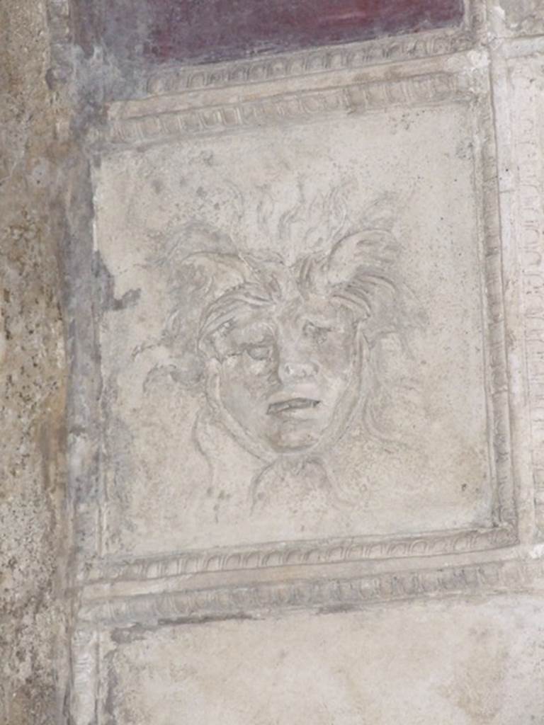 VI.11.9 Pompeii. March 2009. Room 21, detail of stucco decoration on south end of vaulted arch in tepidarium.