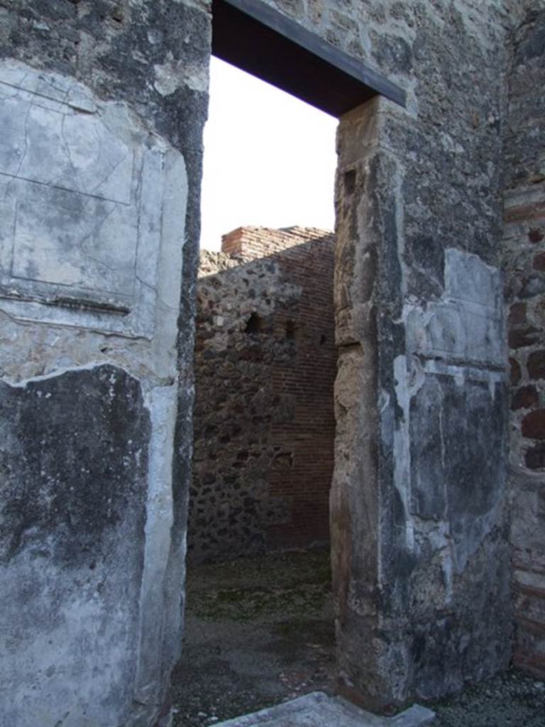 VI.11.10 Pompeii. December 2007. Doorway to room 26, room to east of atrium.