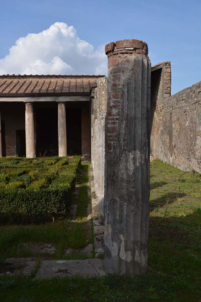 VI.11.10 Pompeii. October 2017. Peristyle 36, looking north from south-east portico.
Foto Annette Haug, ERC Grant 681269 DÉCOR
