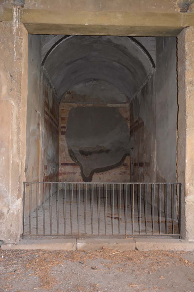 VI.11.10 Pompeii. December 2007. West side doorway to room 21, the corinthian oecus.