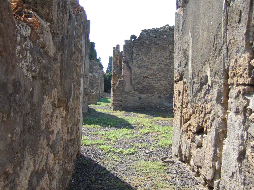 VI.11.13 Pompeii. September 2005. Hearth in north-west corner of atrium.