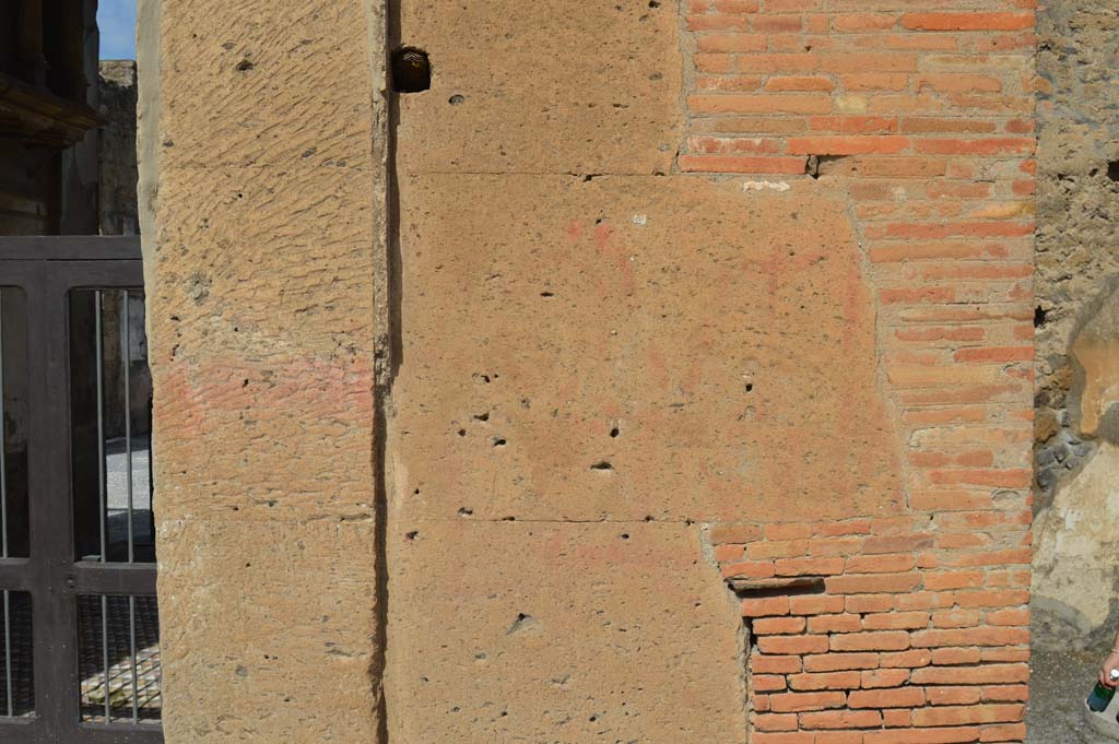 VI.12.2 Pompeii. March 2018. Detail of remaining graffiti on pilaster on west (left) side of entrance doorway.
Foto Taylor Lauritsen, ERC Grant 681269 DÉCOR.
