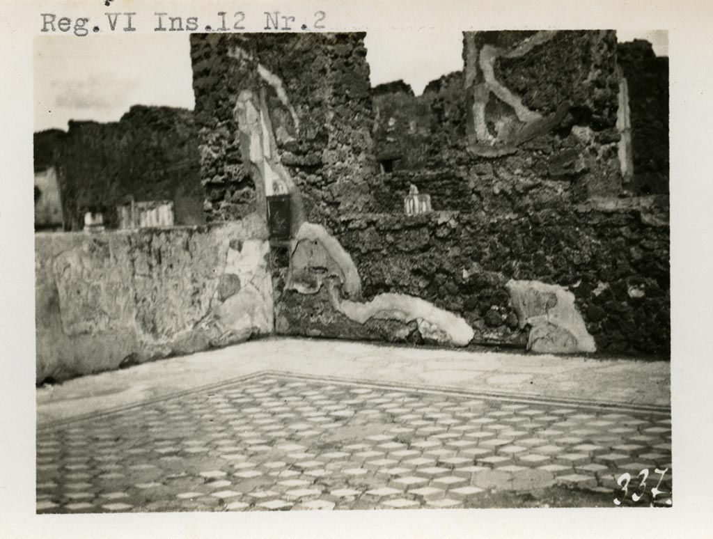 VI.12.2 Pompeii. pre-1937-1939. Looking north-east across tablinum 33.
Photo courtesy of American Academy in Rome, Photographic Archive. Warsher collection no. 337.
