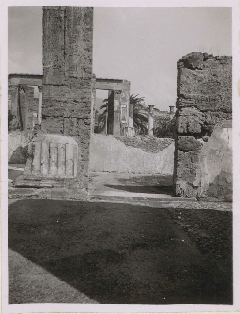 VI.12.2 Pompeii. Pre-1943. 
Doorway from north-east corner of atrium towards triclinium 34 on right side of tablinum.
On the right is the east ala 30.
See Warscher, T. (1946). Casa del Fauno, Swedish Institute, Rome. (p.27, n.36).
