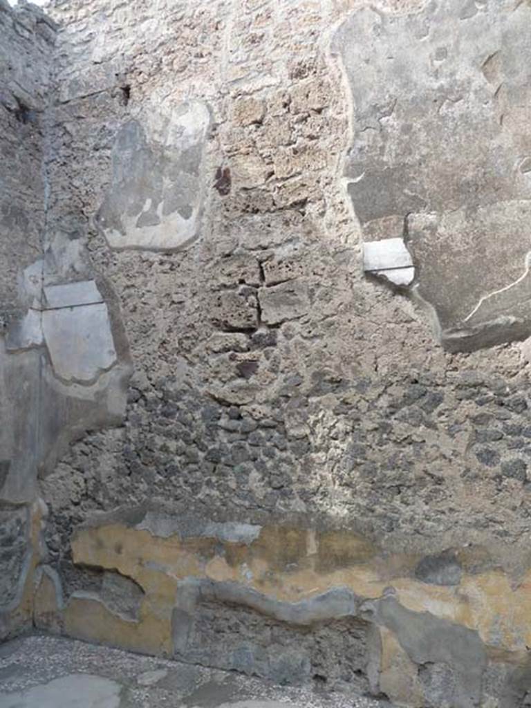 VI.12.2 Pompeii. September 2015. North wall of second room on west side of atrium.