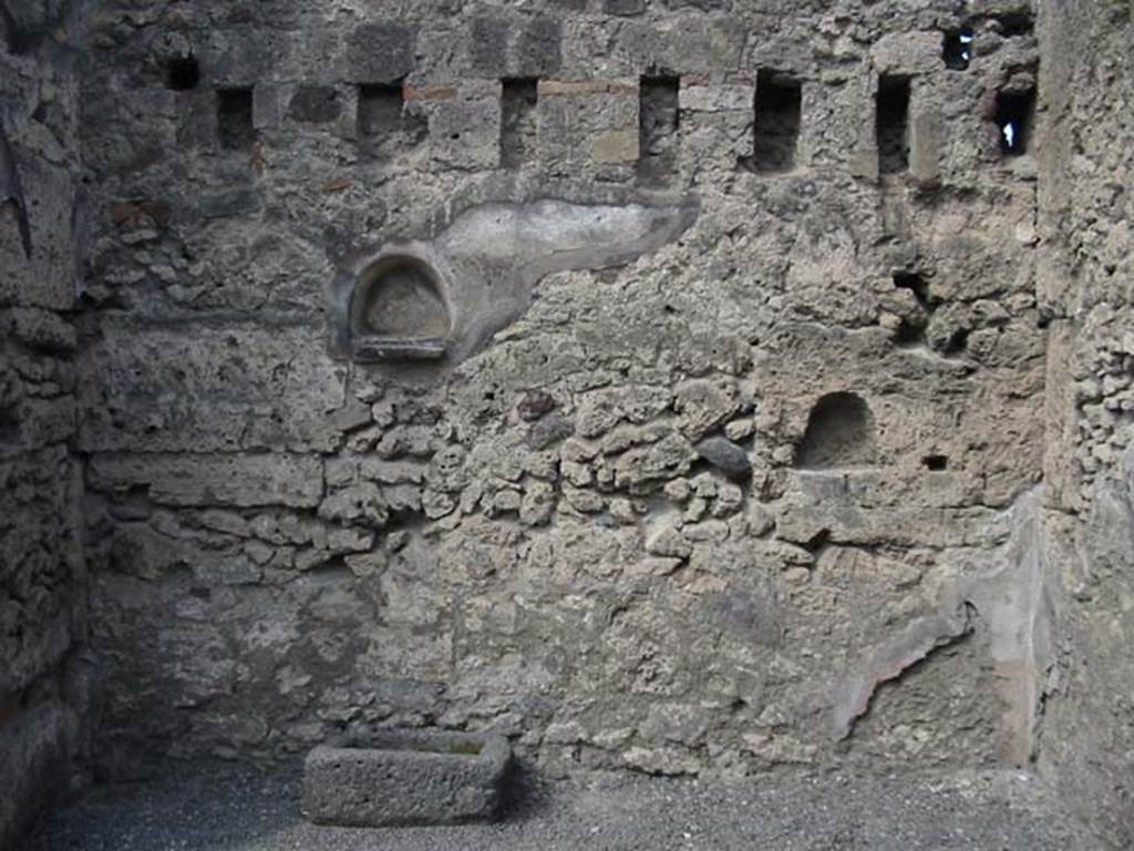 VI.13.7 Pompeii. May 2003. West wall, with two niches. Photo courtesy of  Nicolas Monteix.