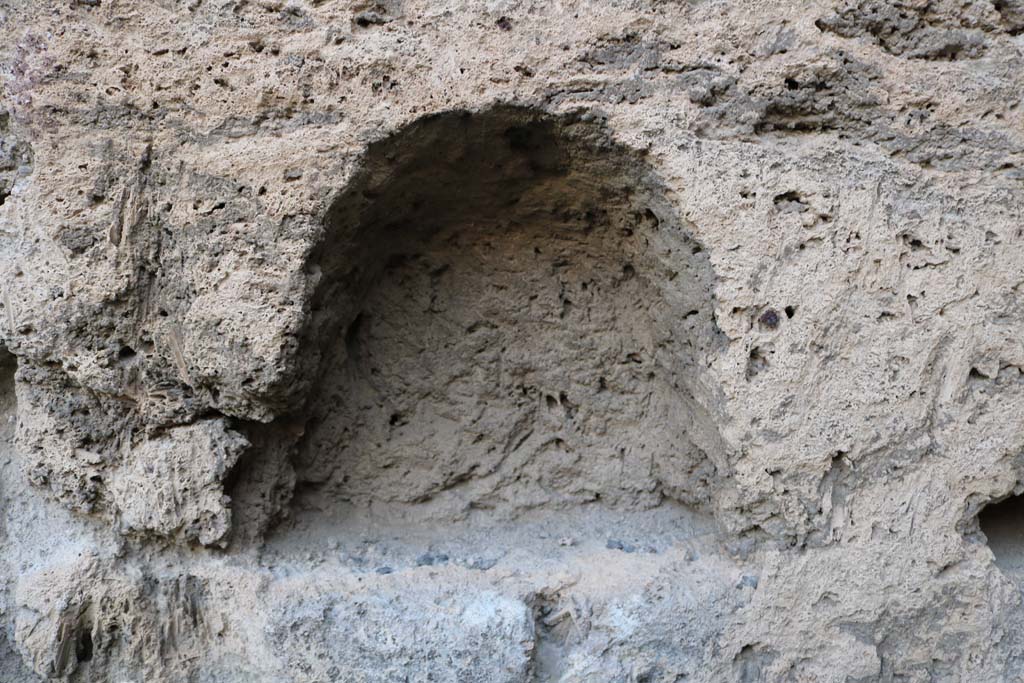 VI.13.7 Pompeii. December 2018. Niche in west wall at north end. Photo courtesy of Aude Durand.