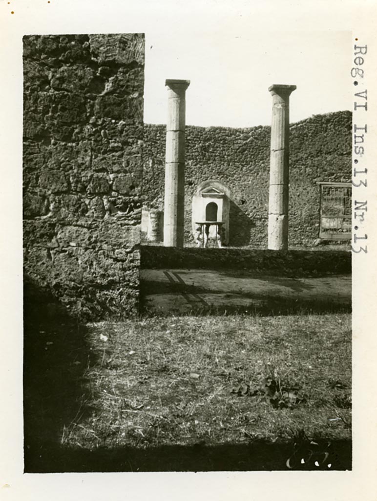 VI.13.13 Pompeii. Pre-1937-39. Looking towards the tablinum on west side of atrium, and into the peristyle.
Photo courtesy of American Academy in Rome, Photographic Archive. Warsher collection no. 853.
