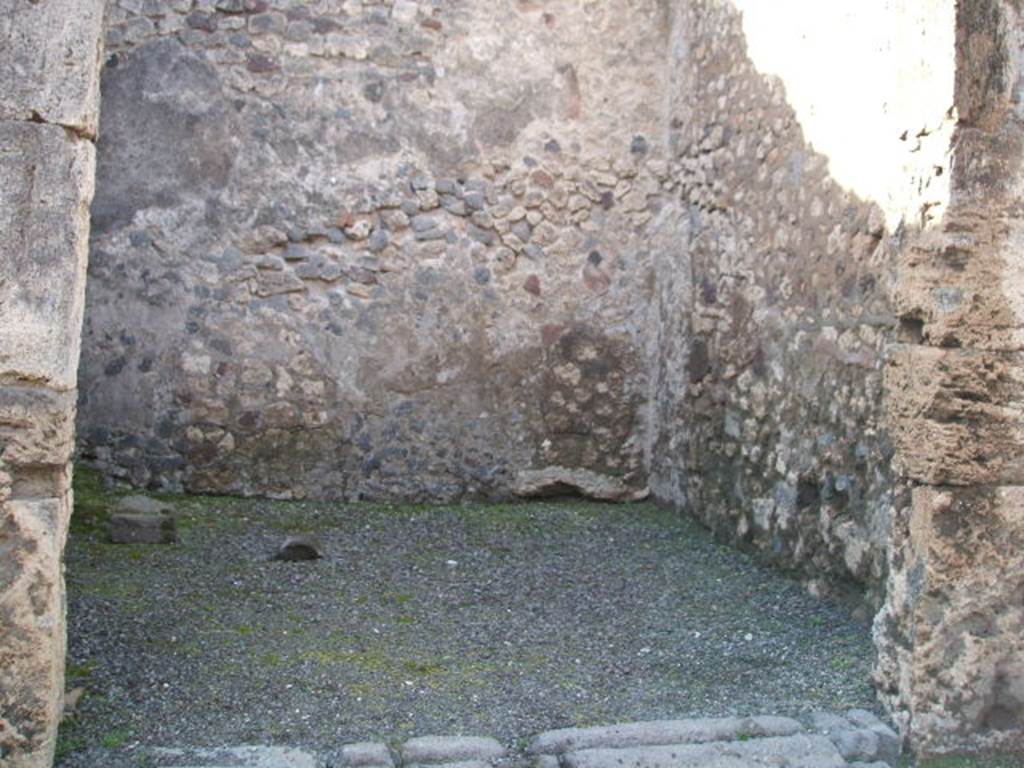 VI.13.15 Pompeii. December 2004. Entrance doorway.
