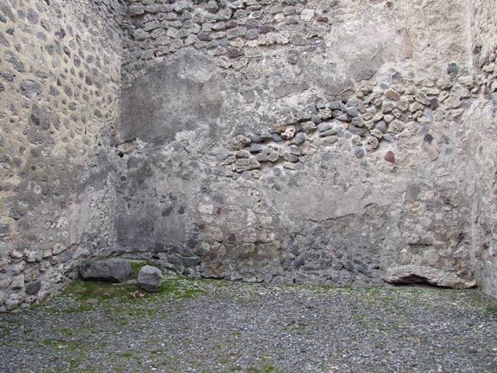 VI.13.15 Pompeii. December 2007. West wall.