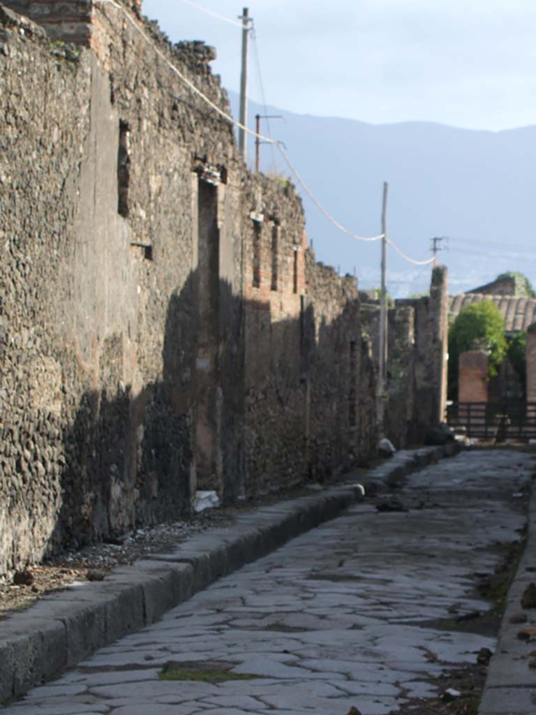VI.13.19 Pompeii. September 2005. Vicolo del Labirinto, looking south    