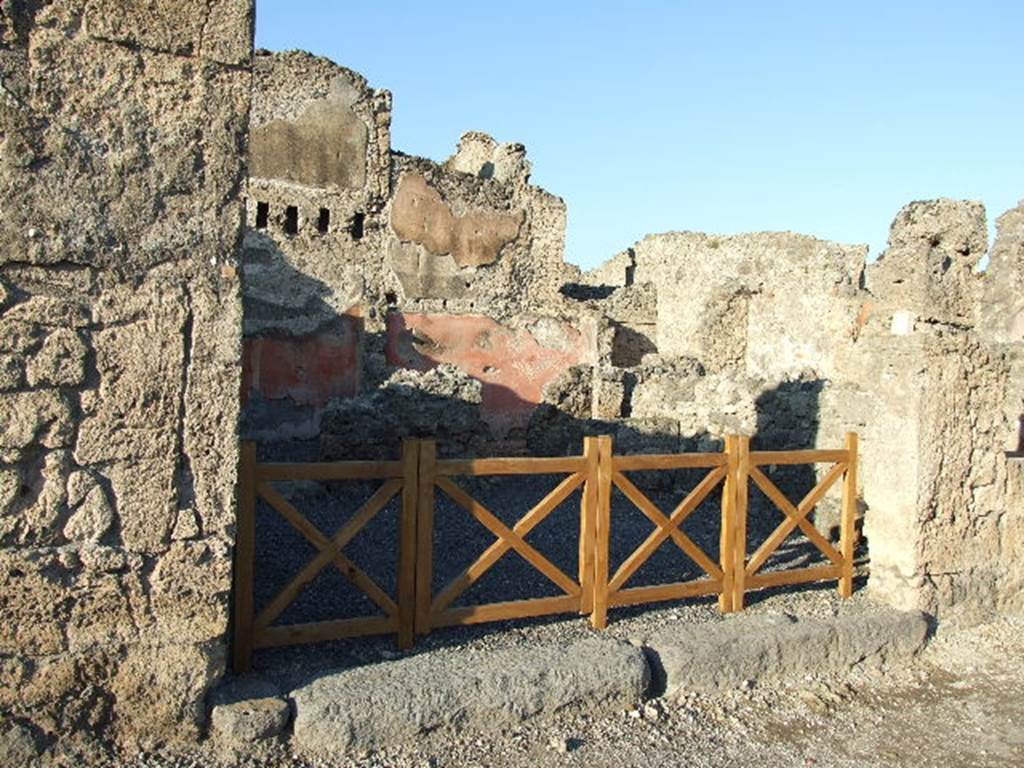 VI.14.8 Pompeii. December 2006. Looking north to entrance doorway.