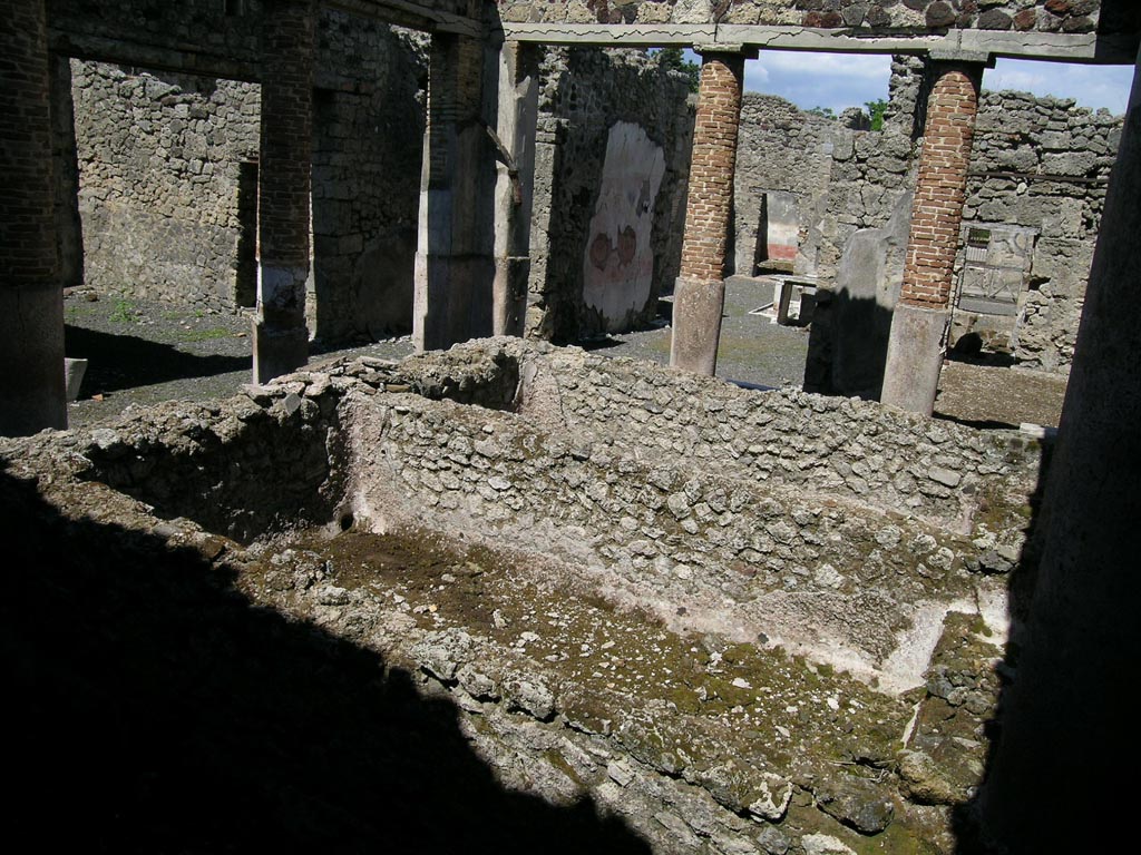 VI.14.22 Pompeii. June 2005. Looking north-east across basins in converted peristyle. Photo courtesy of Nicolas Monteix.
