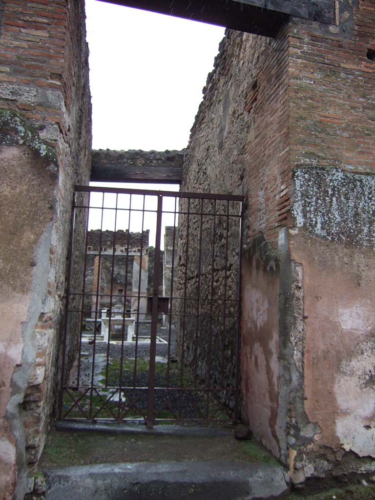 VI.14.22 Pompeii. December 2005. Entrance corridor.