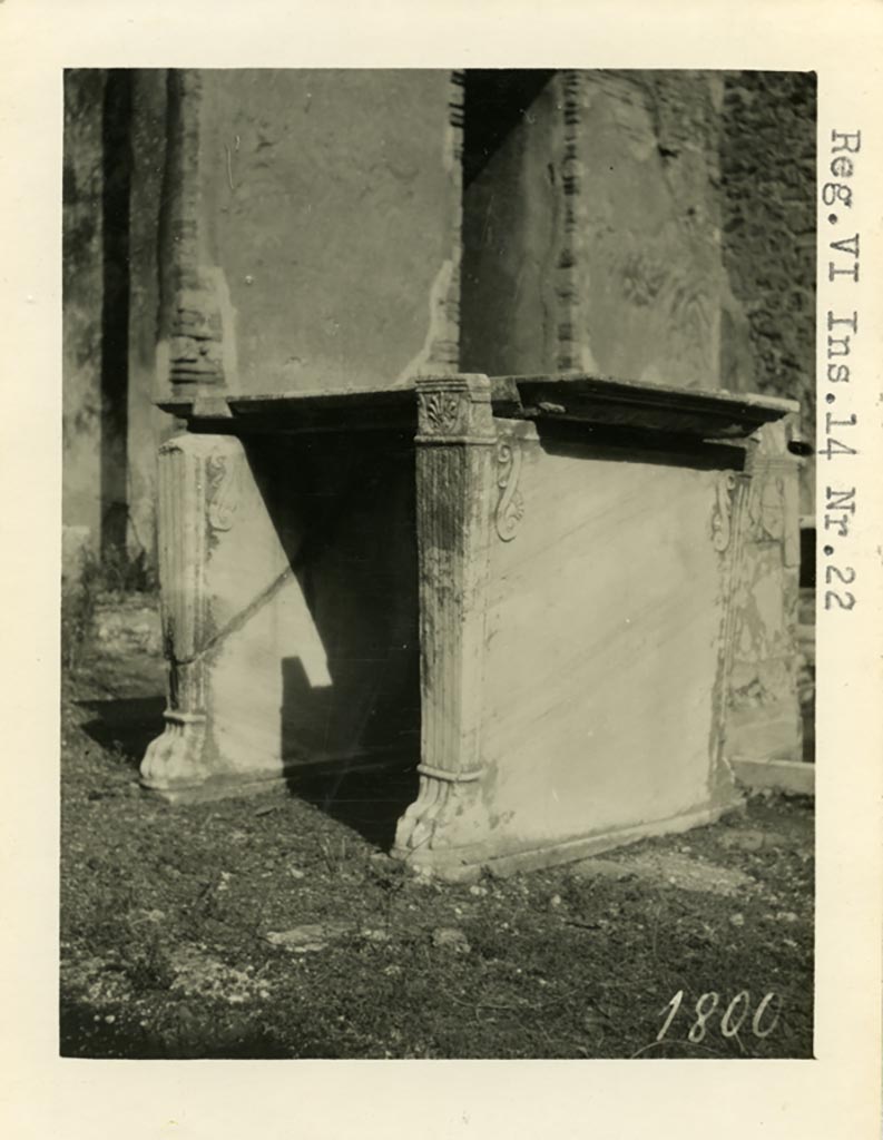 VI.14.22 House of Balbinus.  Atrium.  May 1886.  Fullonica with marble impluvium, basin and tables.  Old photograph courtesy of the Society of Antiquaries, Fox Collection.
