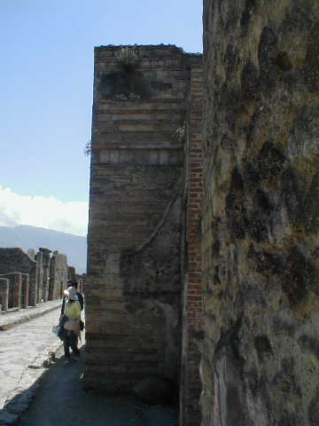 VI.14.29 Pompeii. May 2006. South-east corner, ?base of steps to upper floor.