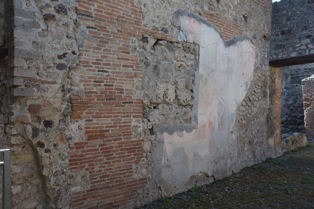 VI.14.30 Pompeii. October 2019. Looking west along south wall of atrium.
Foto Annette Haug, ERC Grant 681269 DÉCOR.
