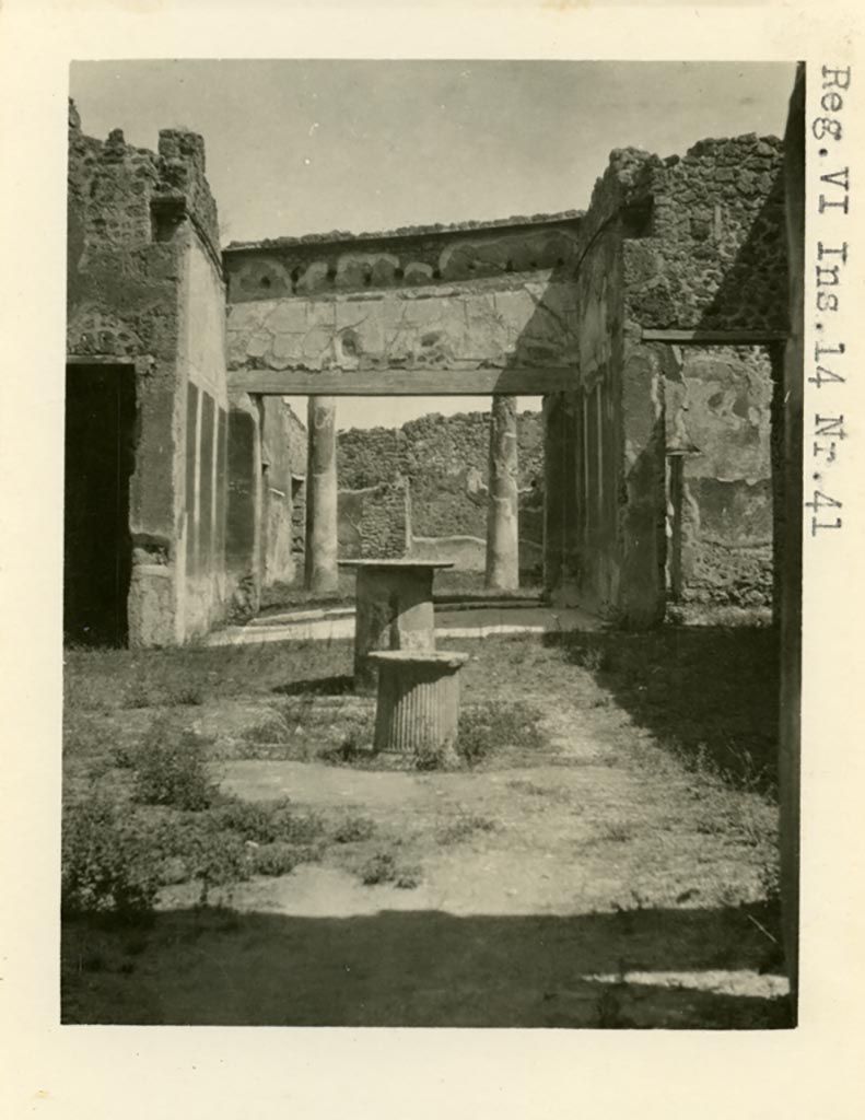 VI.14.40, Pompeii. 1959. Looking east across atrium. Photo by Stanley A. Jashemski.
Source: The Wilhelmina and Stanley A. Jashemski archive in the University of Maryland Library, Special Collections (See collection page) and made available under the Creative Commons Attribution-Non Commercial License v.4. See Licence and use details.
J59f0431
