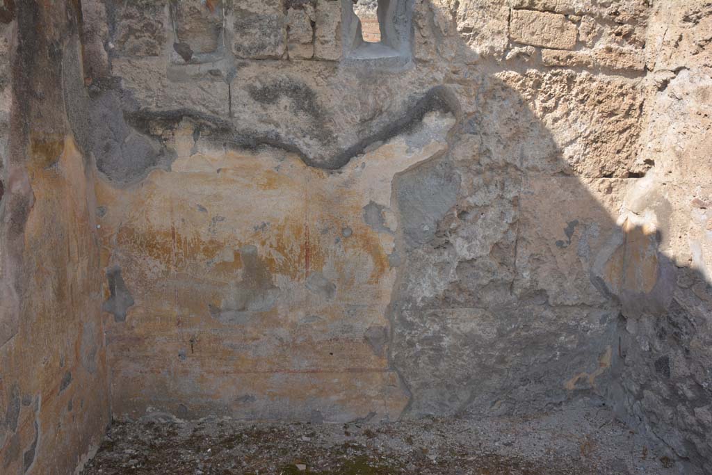 VI.14.40 Pompeii. October 2020. Doorway to corridor on north side of tablinum, leading to rear rooms and garden.
Photo courtesy of Klaus Heese.
